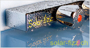 Der isolierte Solar-Fizz-Kollektor ist einzigartig und erlaubt es auch spät in der Nacht noch eine warme Dusche im eigenen Garten zu geniessen